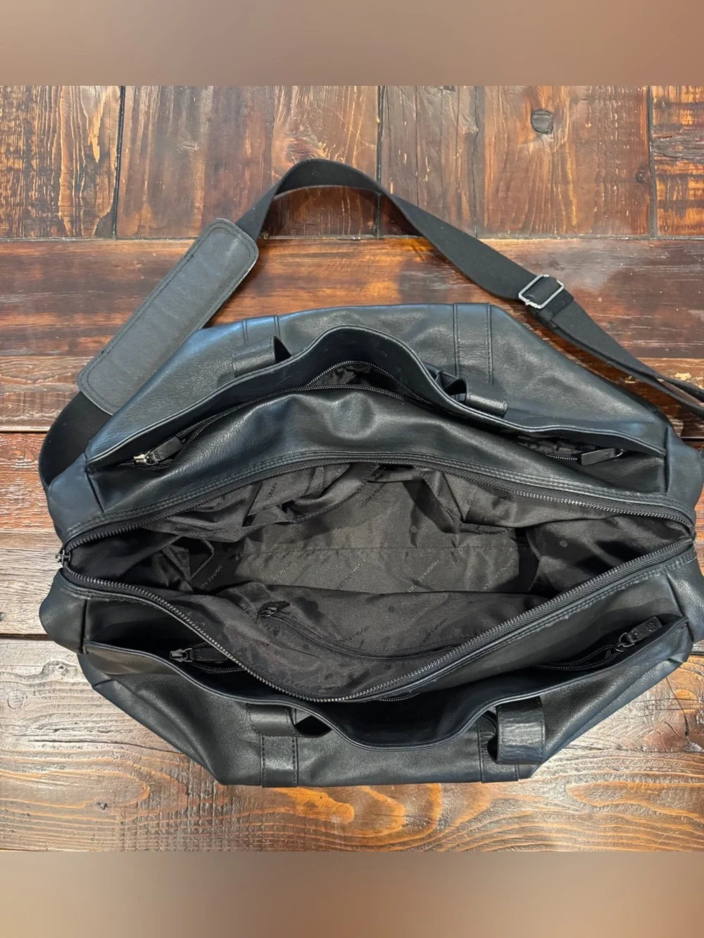 Hook & Albert Black Genuine Leather Weekender Duffel Bag. GUC.